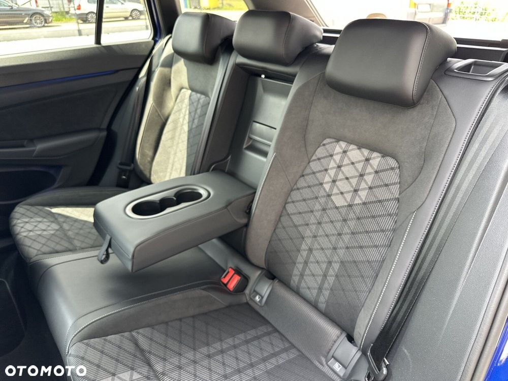 Volkswagen Golf Variant - 17