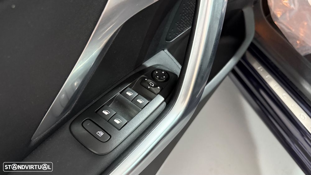 Peugeot 208 1.2 PureTech Allure - 17