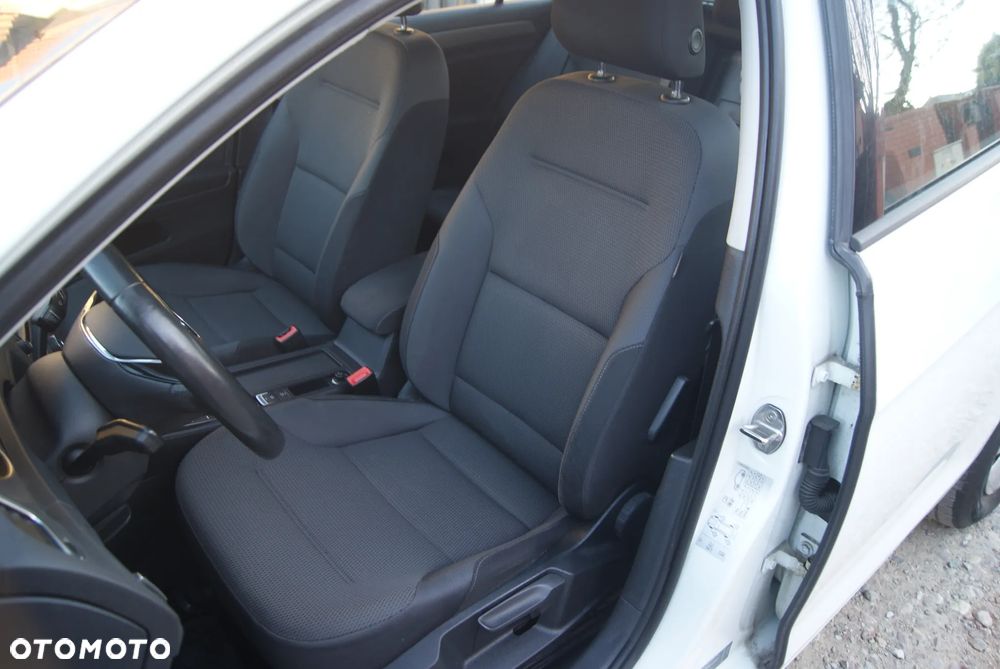 Volkswagen Golf 1.4 TSI BMT Comfortline - 12