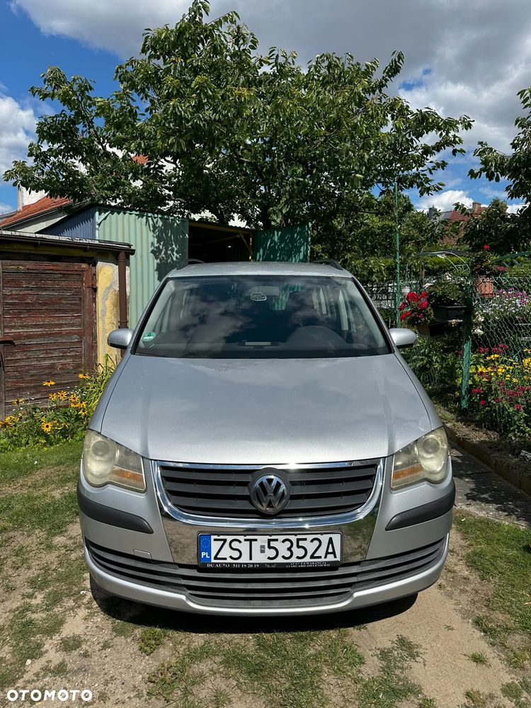 Volkswagen Touran 1.6 Conceptline - 5