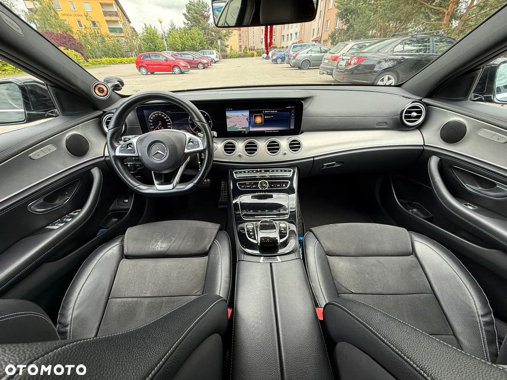 Mercedes-Benz Klasa E 220 d 4-Matic 9G-TRONIC - 10