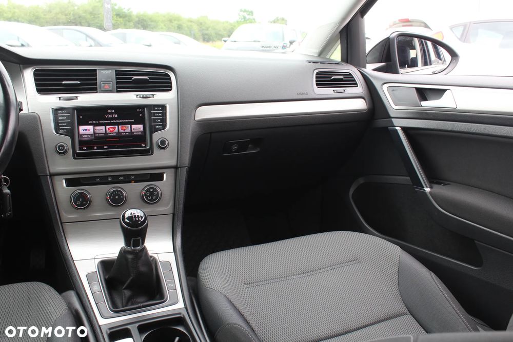 Volkswagen Golf 1.4 TSI BMT Comfortline - 15