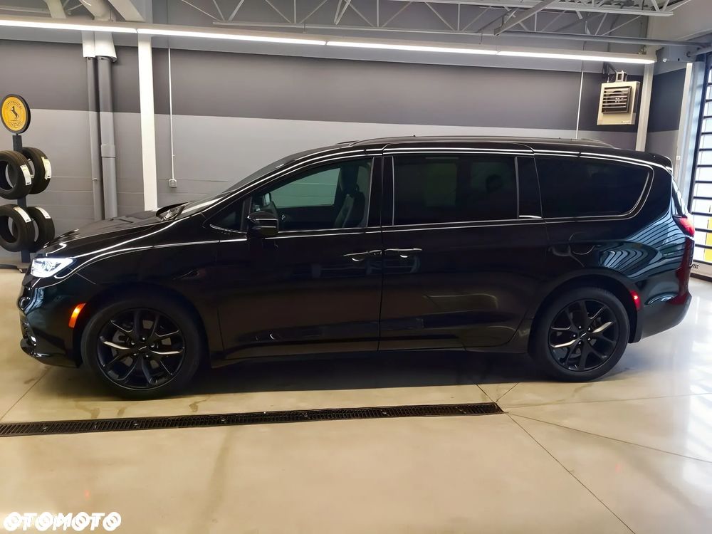 Chrysler Pacifica - 8
