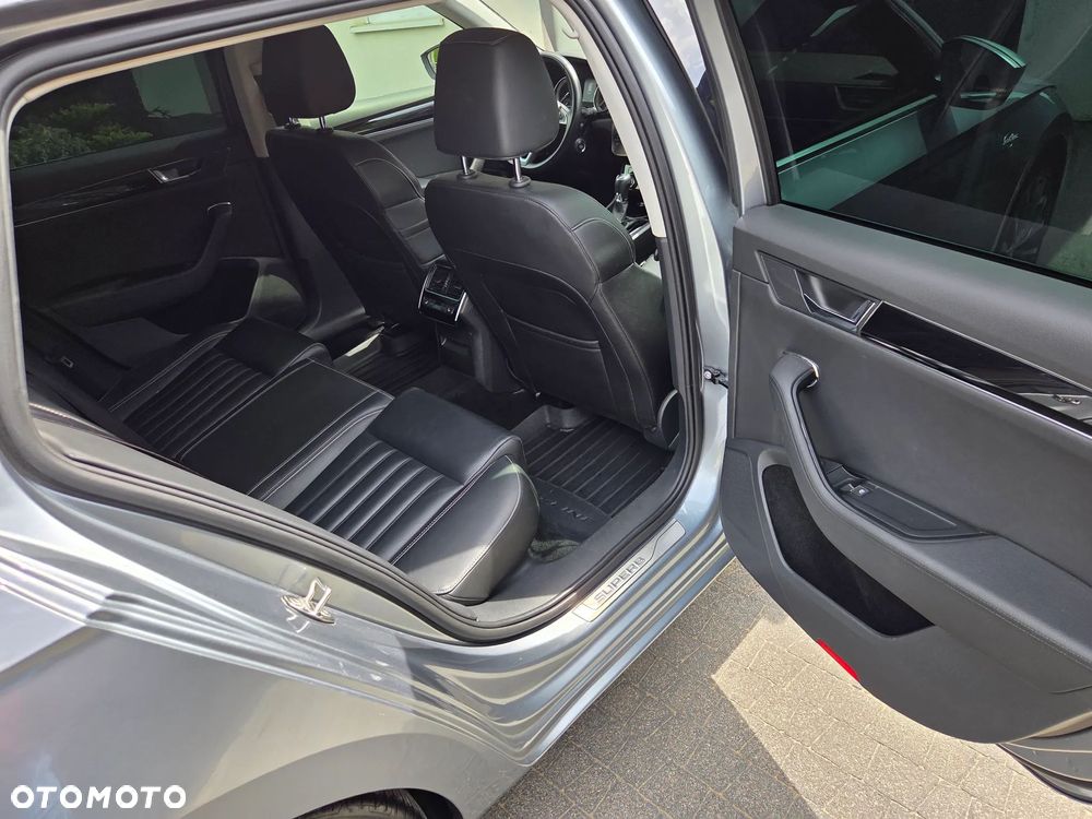Skoda Superb 2.0 TDI L&K DSG - 10