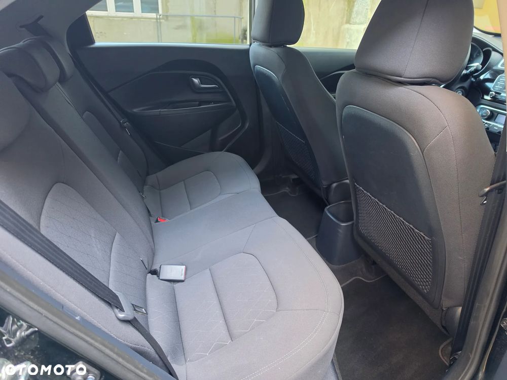 Kia Rio 1.2 Dream Team Edition - 27