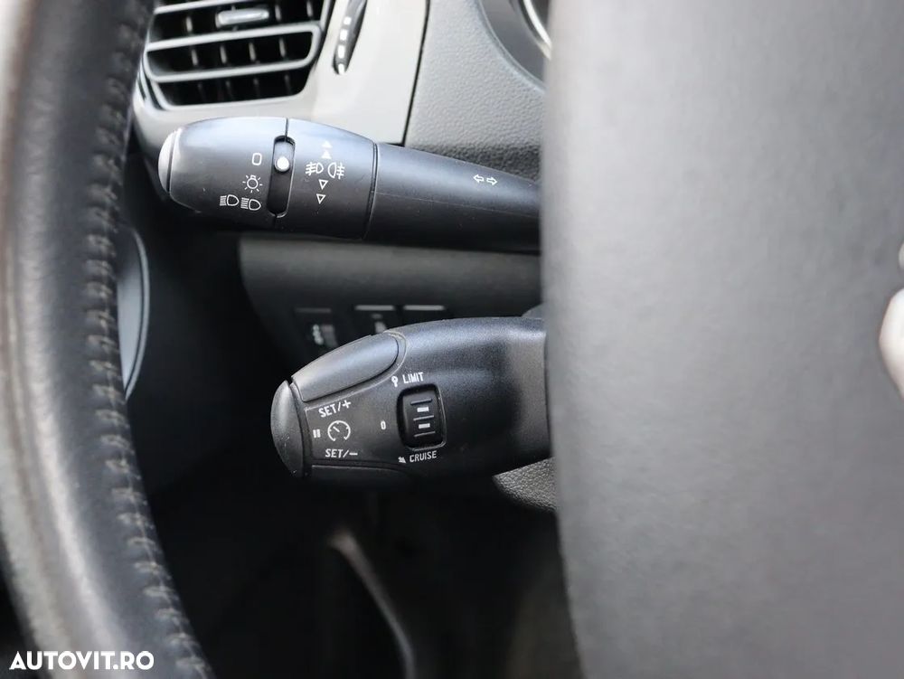 Peugeot 301 1.5 BlueHDI FAP Allure - 12