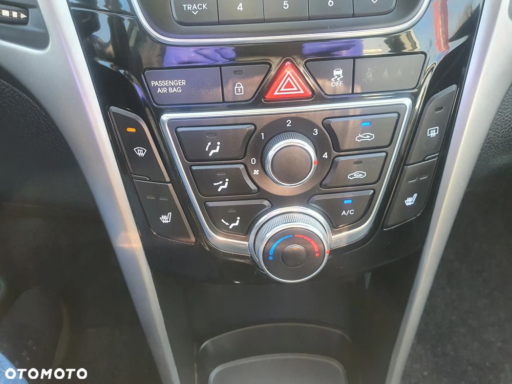 Hyundai i30 1.4 Intro Edition - 19