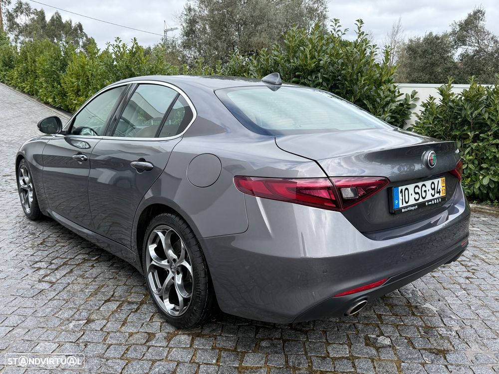 Alfa Romeo Giulia - 6