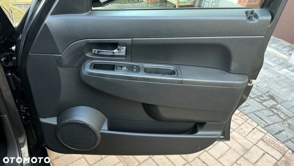Jeep Cherokee 2.8 CRD Limited - 28