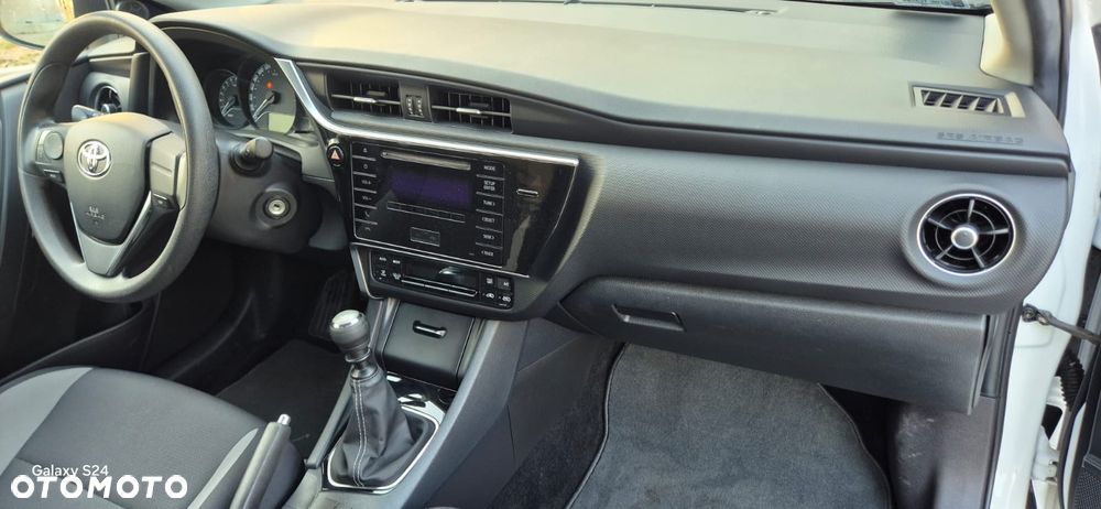 Toyota Auris 1.6 Active - 9