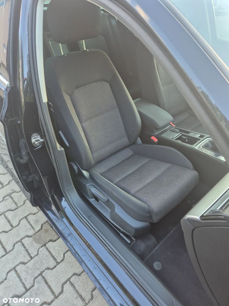 Volkswagen Passat 2.0 TDI (BlueMotion Technology) Comfortline - 17