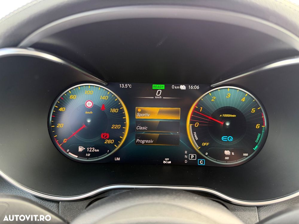 Mercedes-Benz GLC Coupe 300 de 4Matic 9G-TRONIC AMG Line - 25