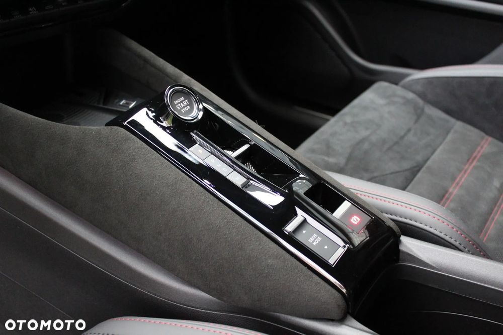 Alfa Romeo Junior 1.2 mHEV Ibrida Speciale eDCT - 11