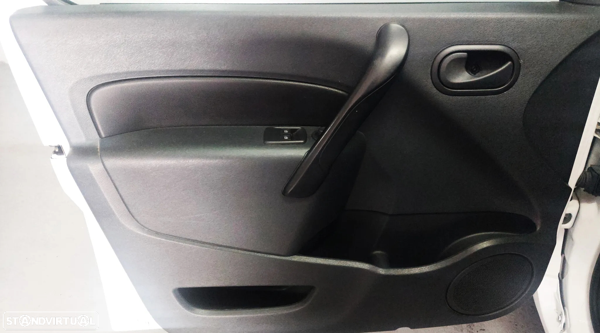 Renault Kangoo Maxi 3 Lug - 13