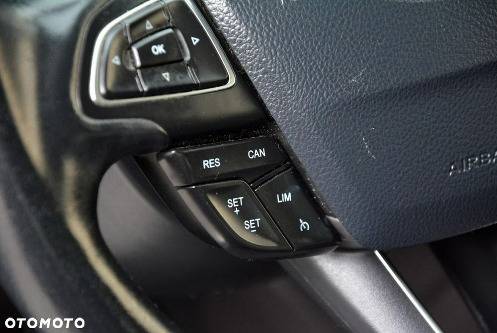 Ford Kuga 1.5 EcoBoost 2x4 Titanium - 24