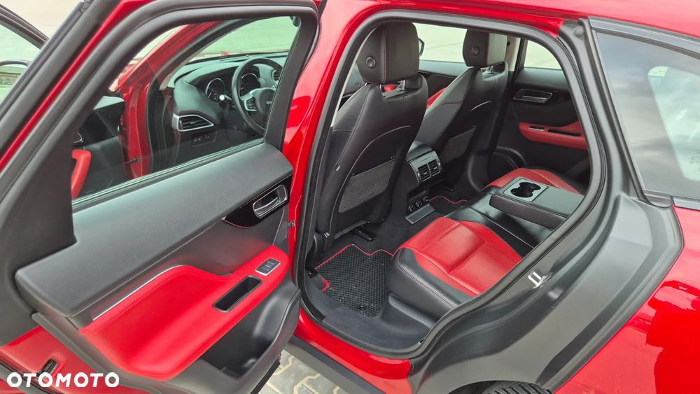 Jaguar F-Pace 30d AWD R-Sport - 15