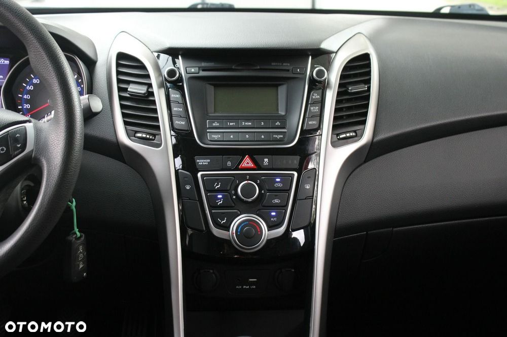 Hyundai i30 1.4 Family+ - 10
