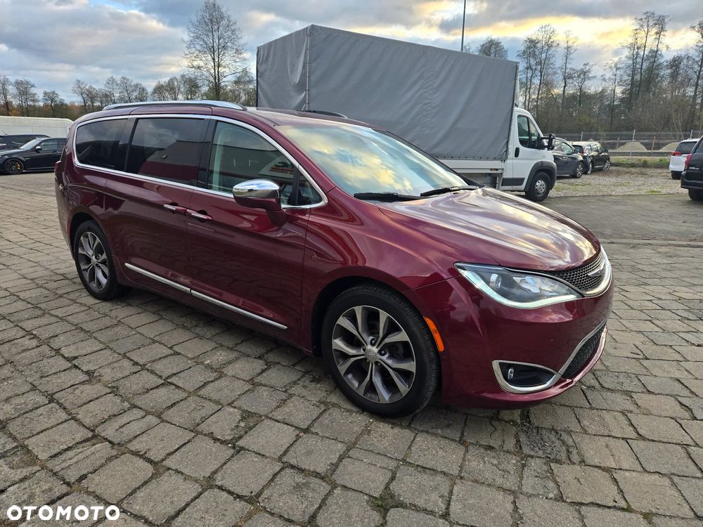 Chrysler Pacifica - 4