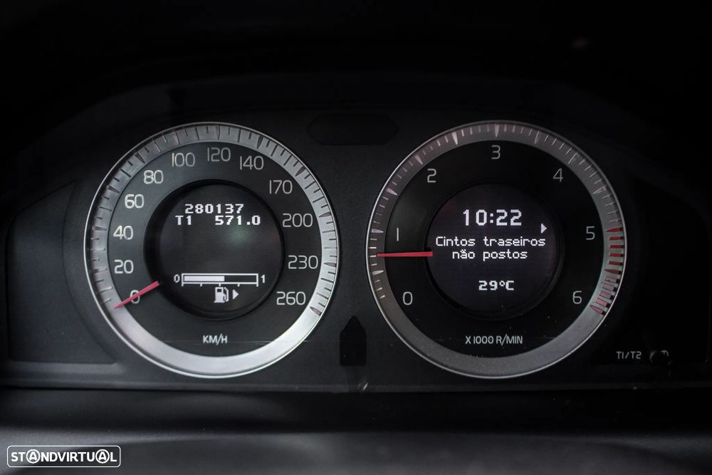 Volvo XC 60 2.0 D3 Drive - 18