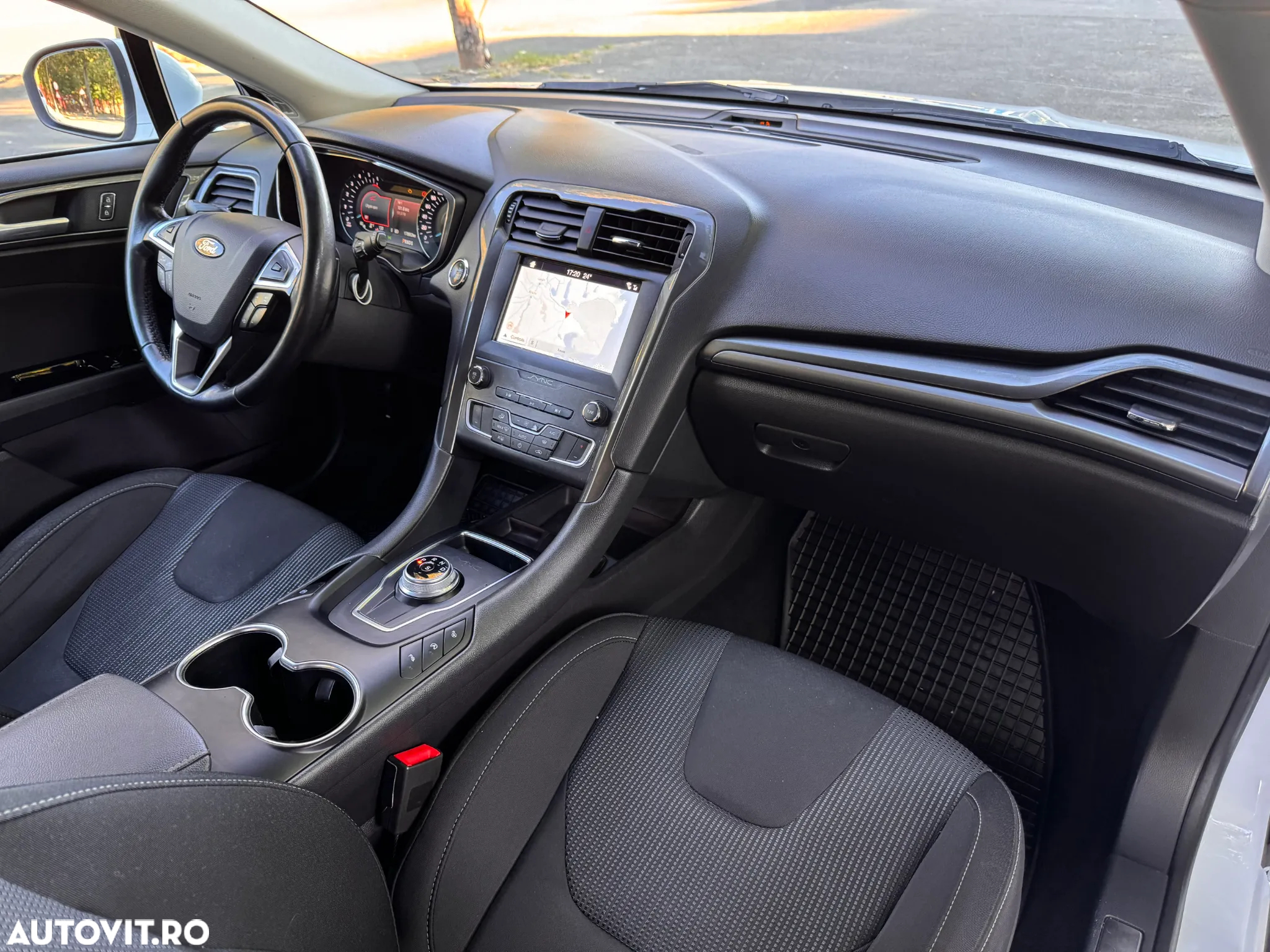 Ford Mondeo 2.0 TDCi Powershift Titanium - 14
