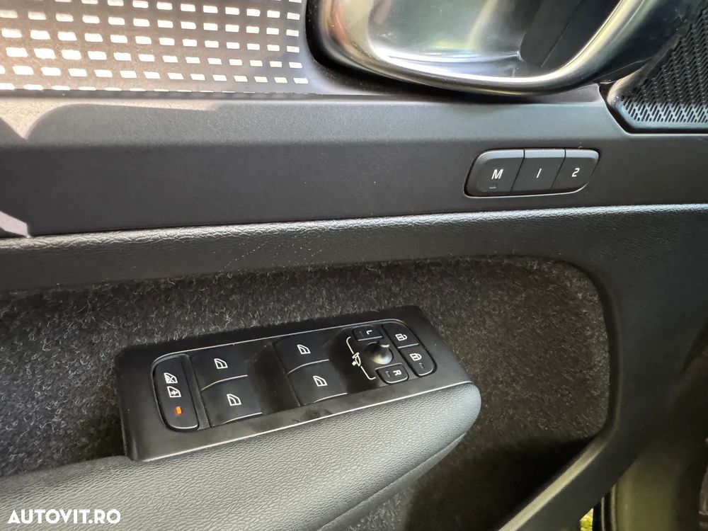 Volvo XC 40 Recharge Twin Motor AWD Ultimate - 8