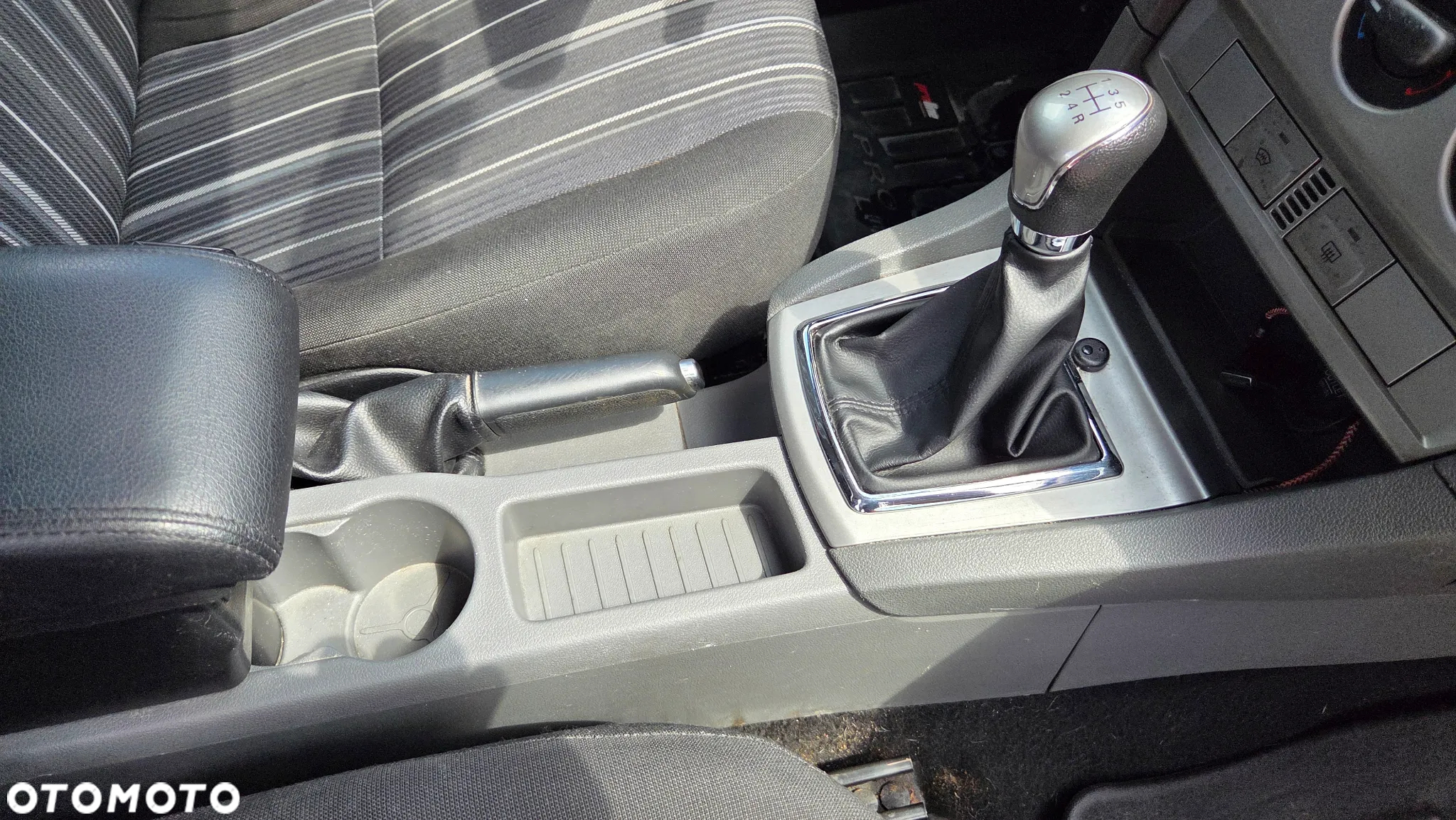 Ford Focus 1.6 Trend EU5 - 11