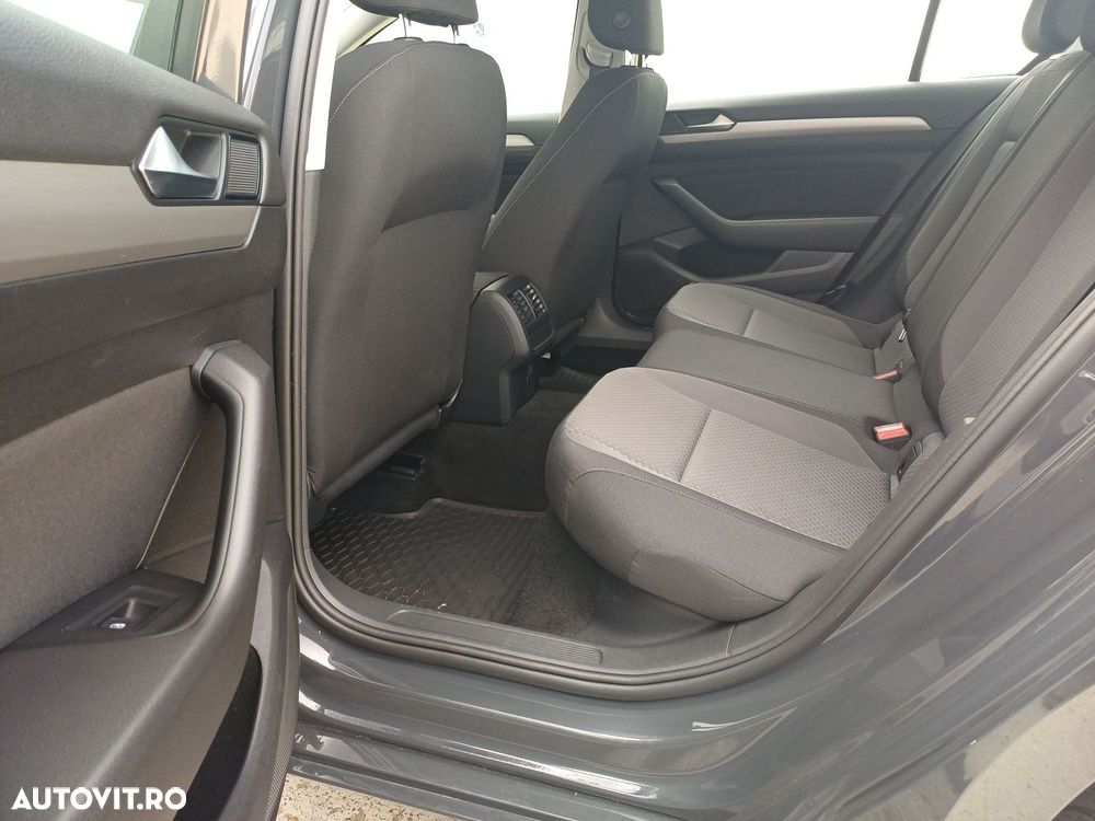 Volkswagen Passat 1.5 TSI ACT Advance - 19