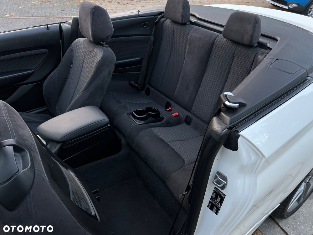 BMW Seria 2 218d - 24