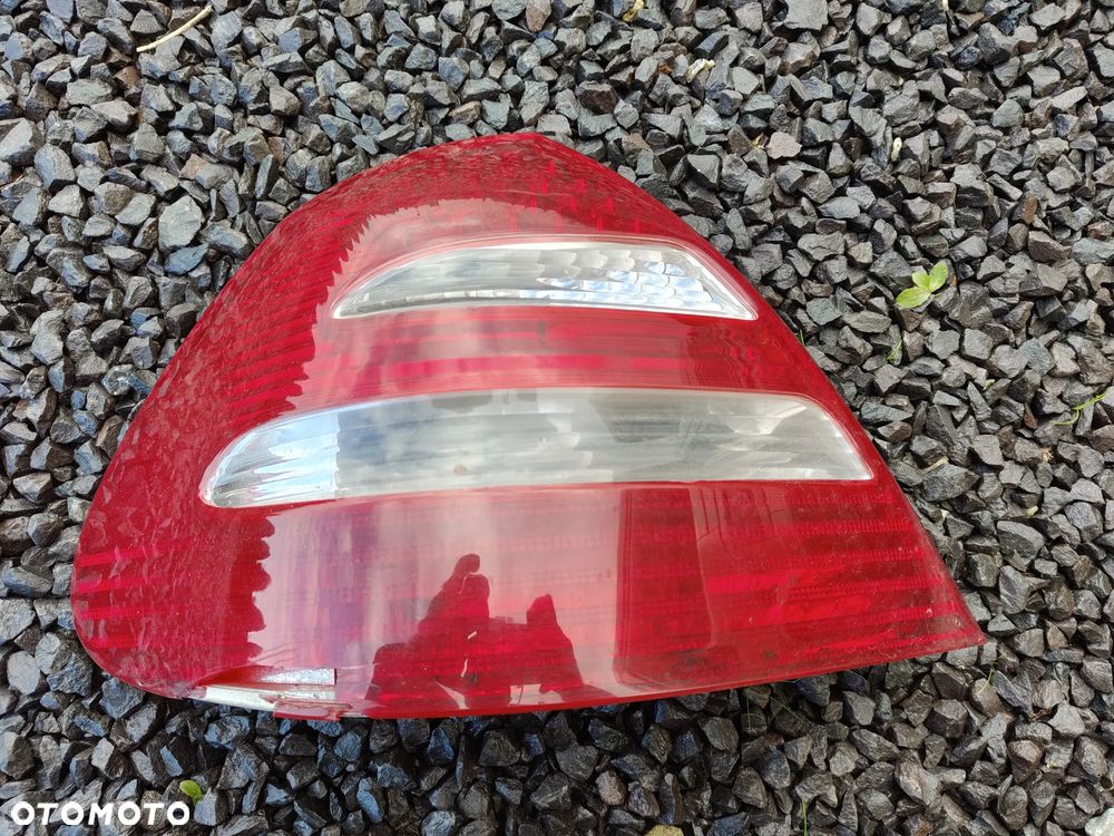 MERCEDES W211 AVANTGARDE Lampa Tył tylna SEDAN 02-06 Lewa led Uszkodzona - 2