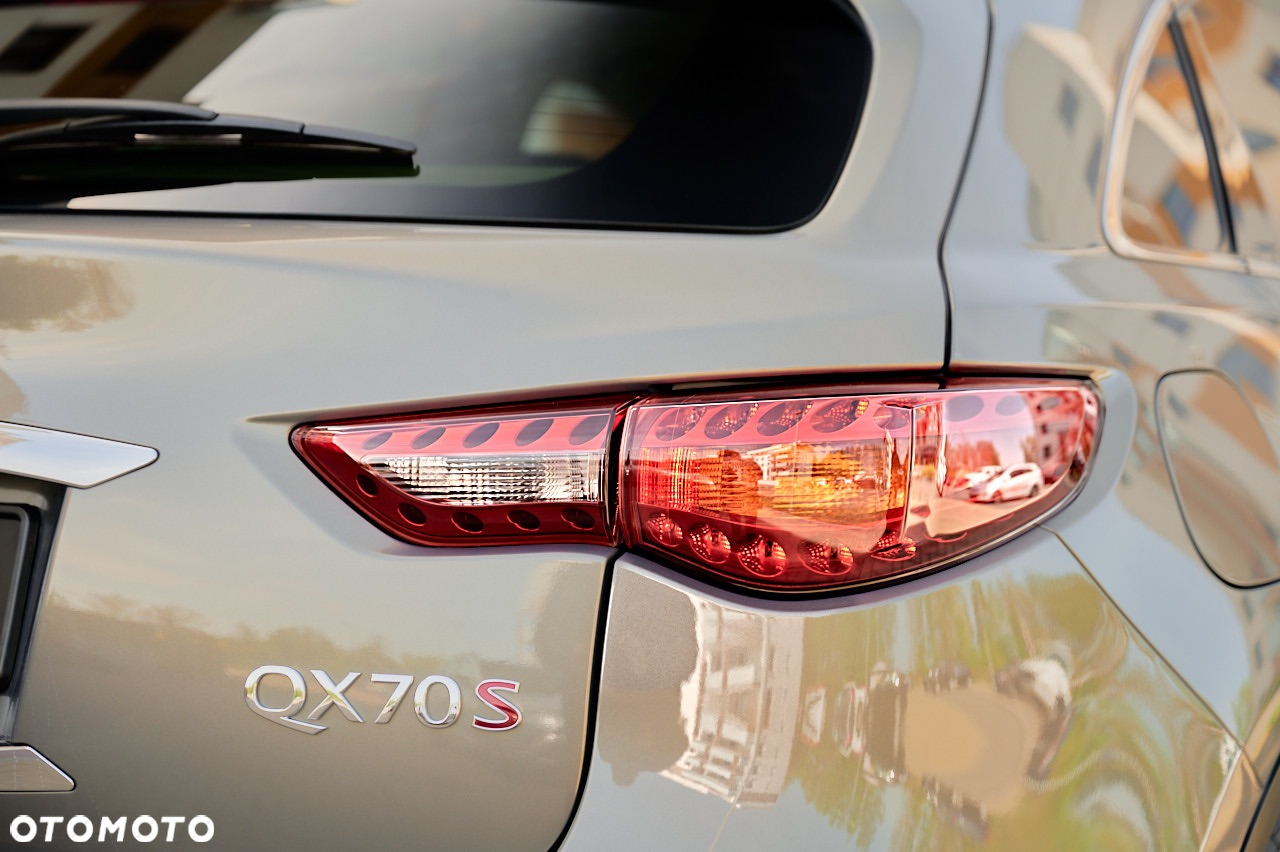 Infiniti QX70 3.0d S - 17