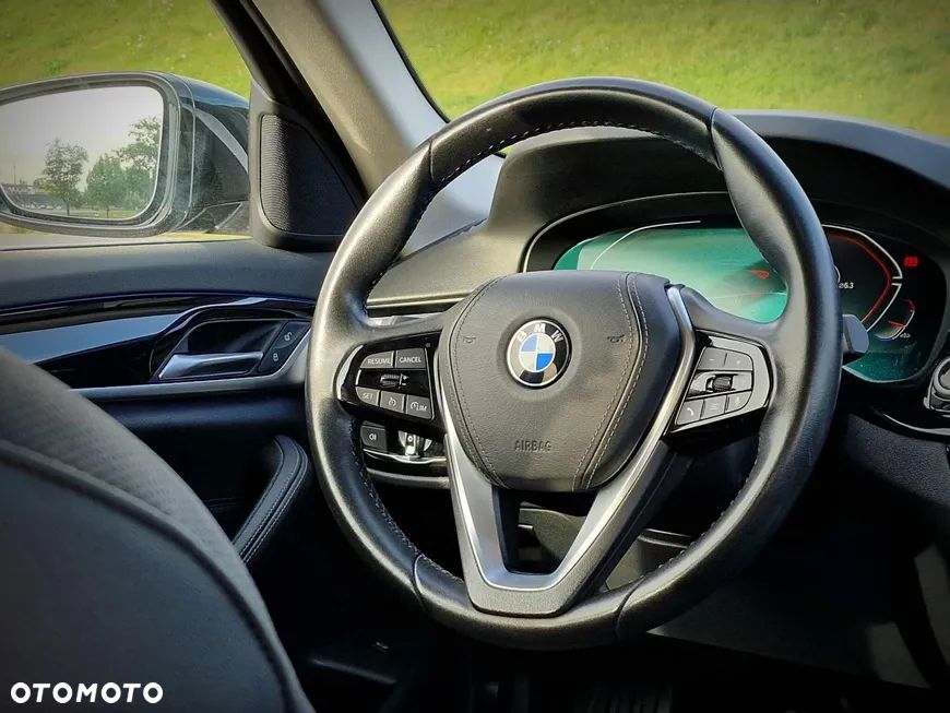 BMW Seria 5 518d - 19