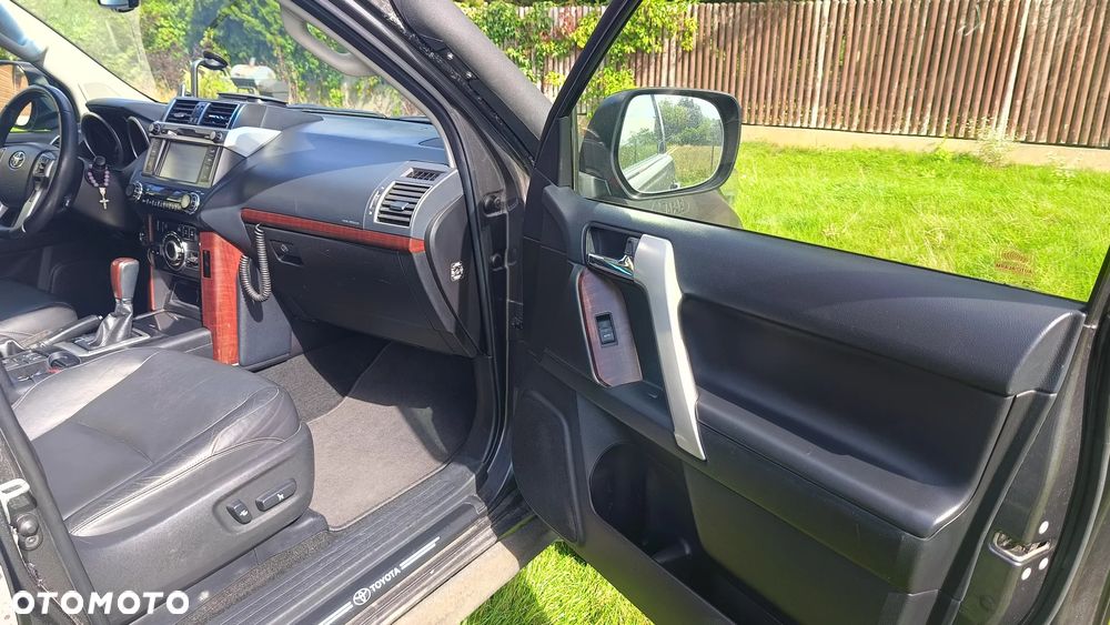 Toyota Land Cruiser LC 4.0 V6 Invincible - 30