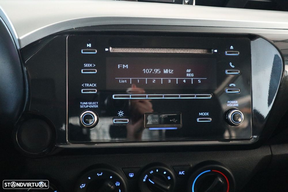 Toyota Hilux 2.4 D-4D 4WD CD CM - 21