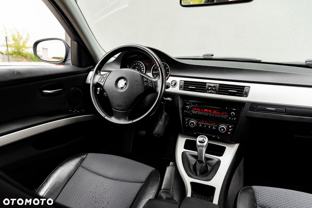 BMW Seria 3 - 26
