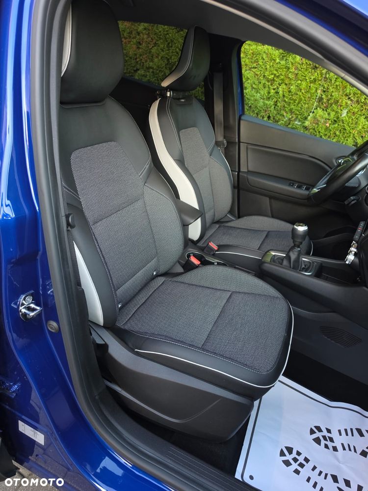 Renault Captur - 28