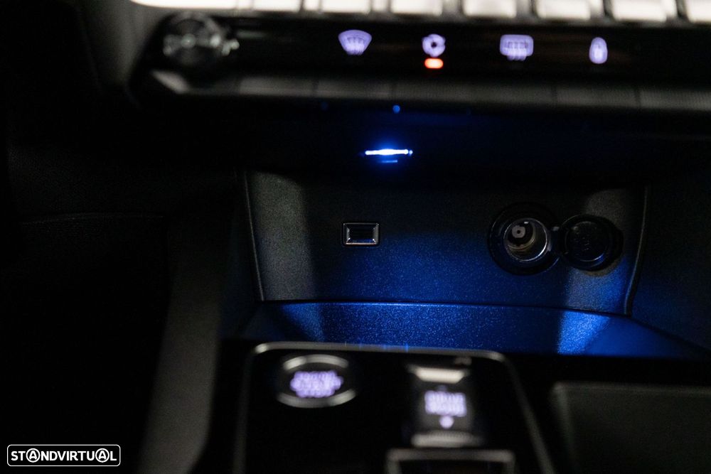 Peugeot 3008 1.6 Hybrid Allure Pack e-EAT8 - 26