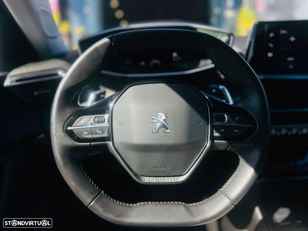 Peugeot 2008 1.2 PureTech Allure Pack EAT8 - 17