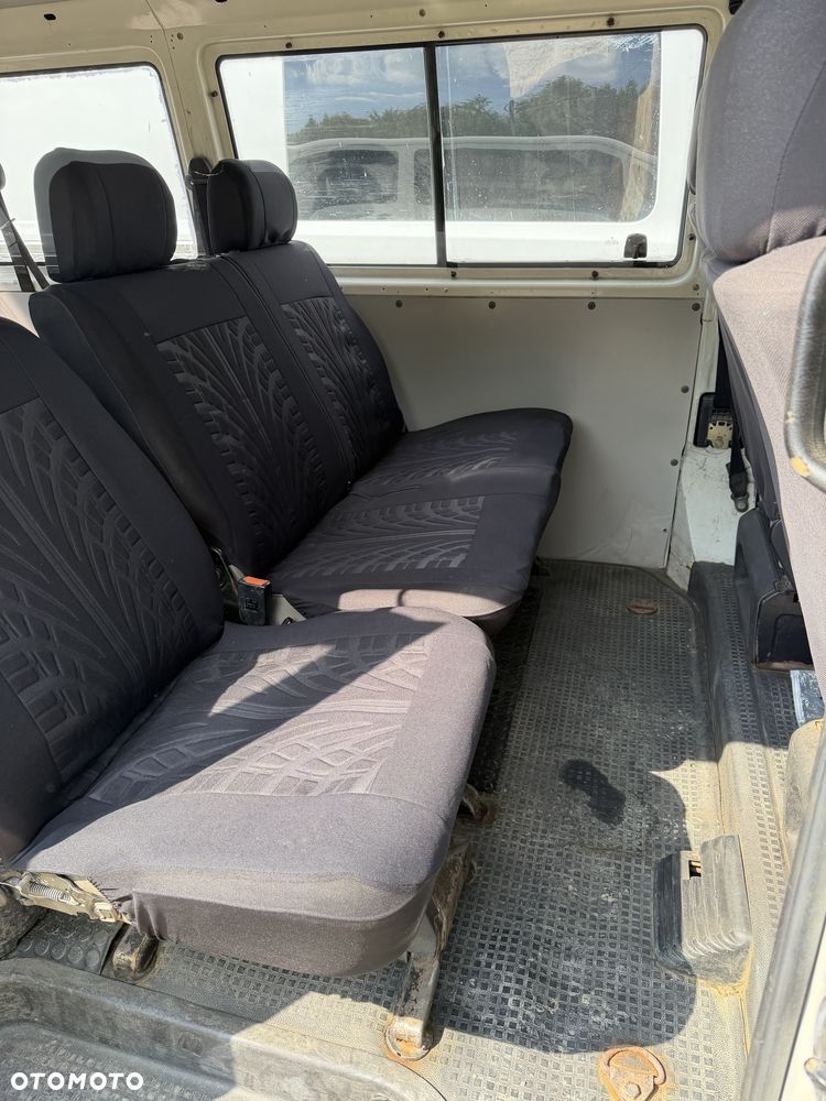 Volkswagen Transporter - 5