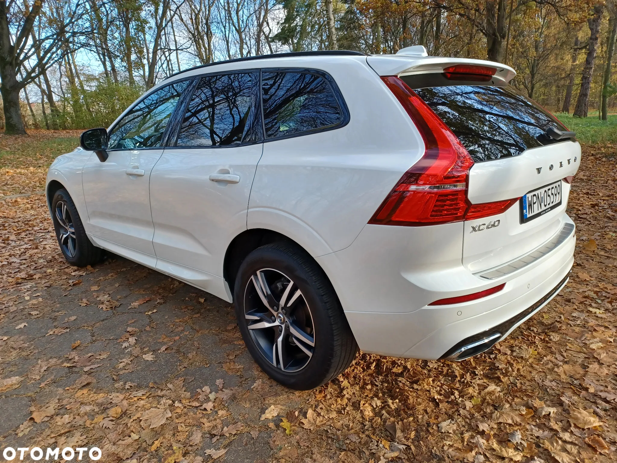 Volvo XC 60 T5 AWD R-Design - 3