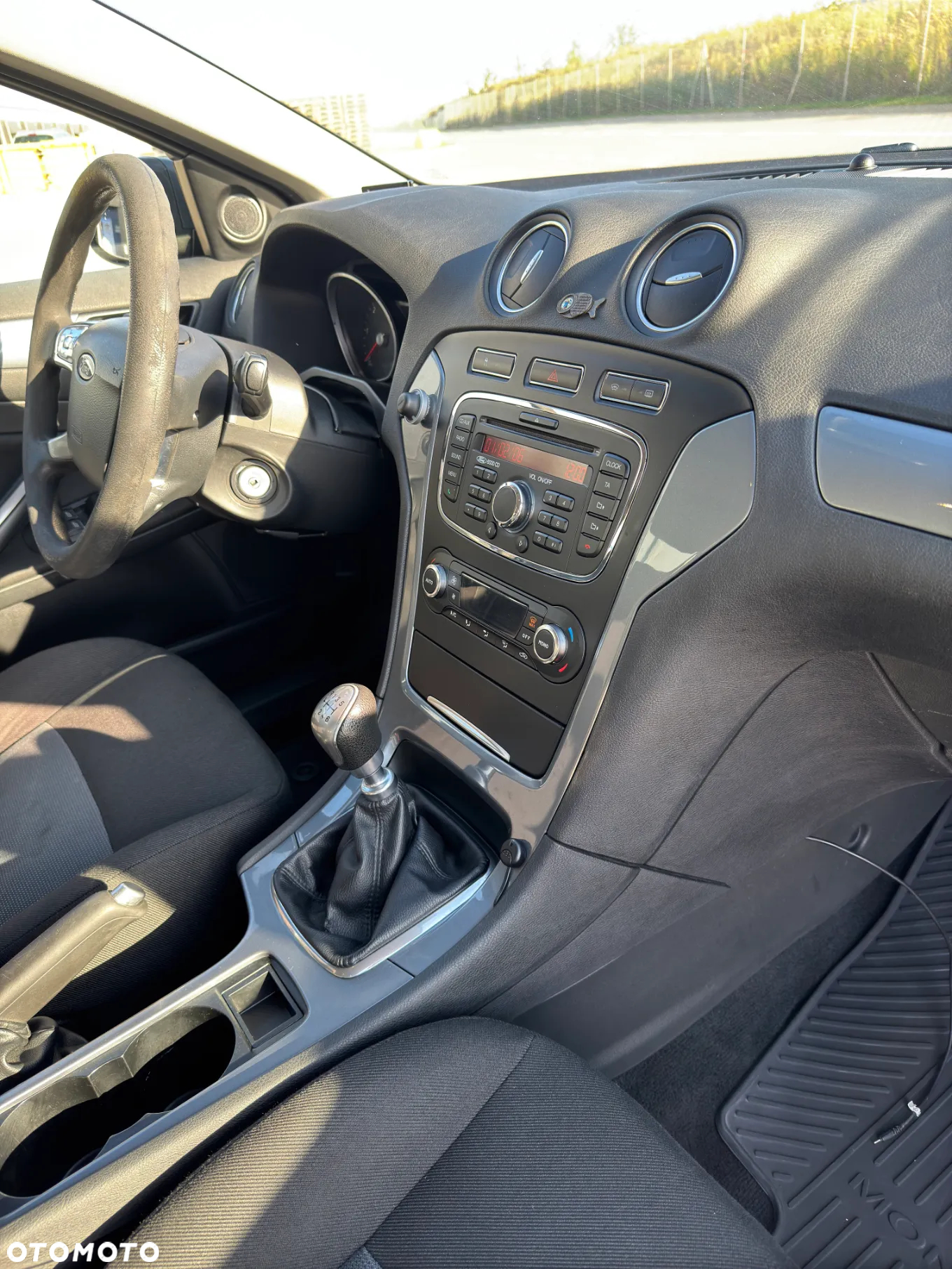 Ford Mondeo 2.0 TDCi Ghia - 16