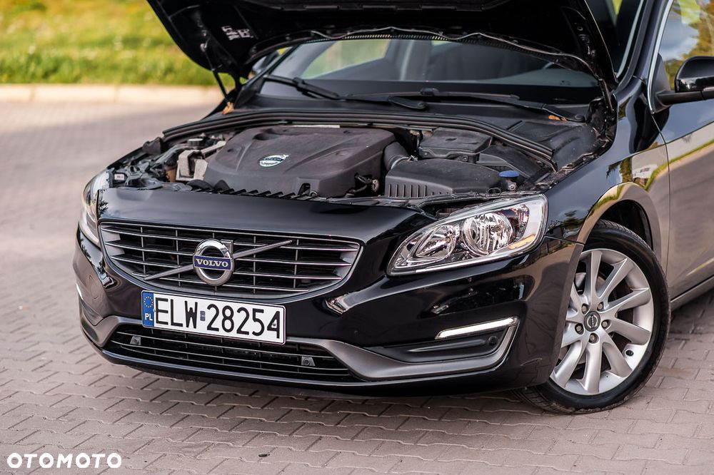 Volvo V60 D4 Summum - 34