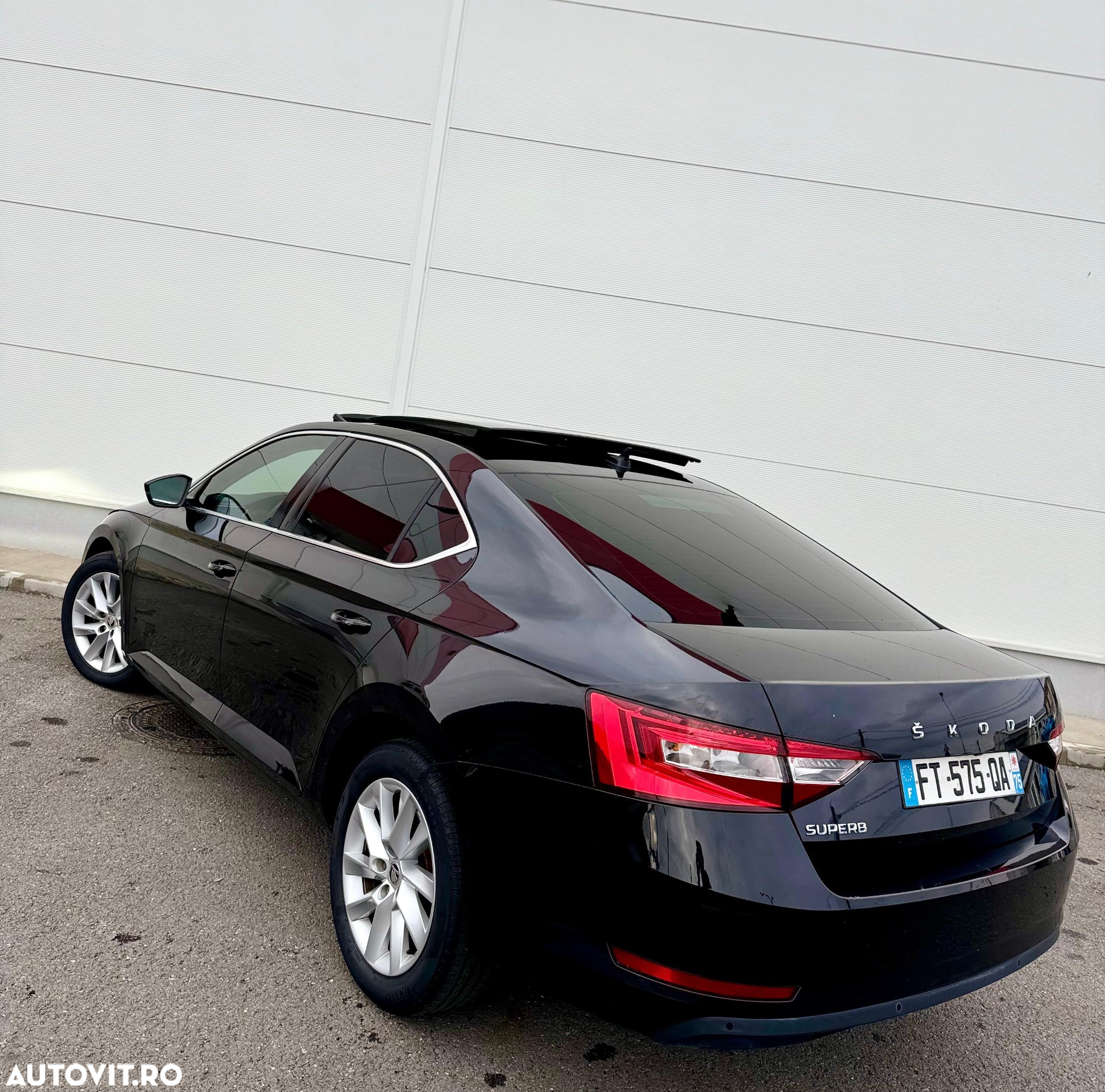 Skoda Superb 2.0 TDI DSG Ambition - 29