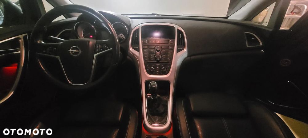 Opel Astra ver-1-6-turbo-sport - 6