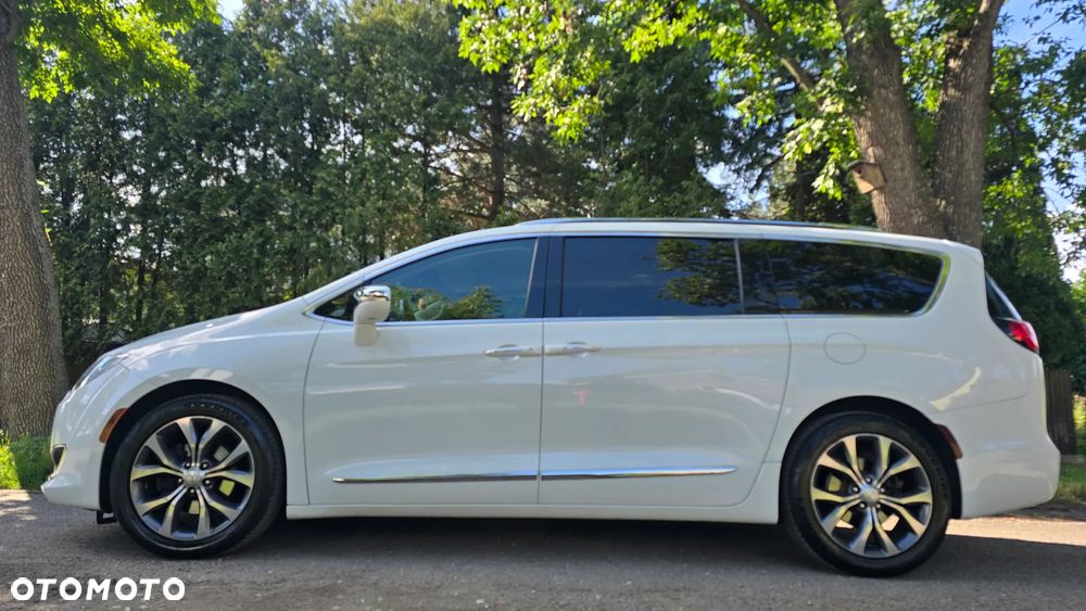 Chrysler Pacifica - 2