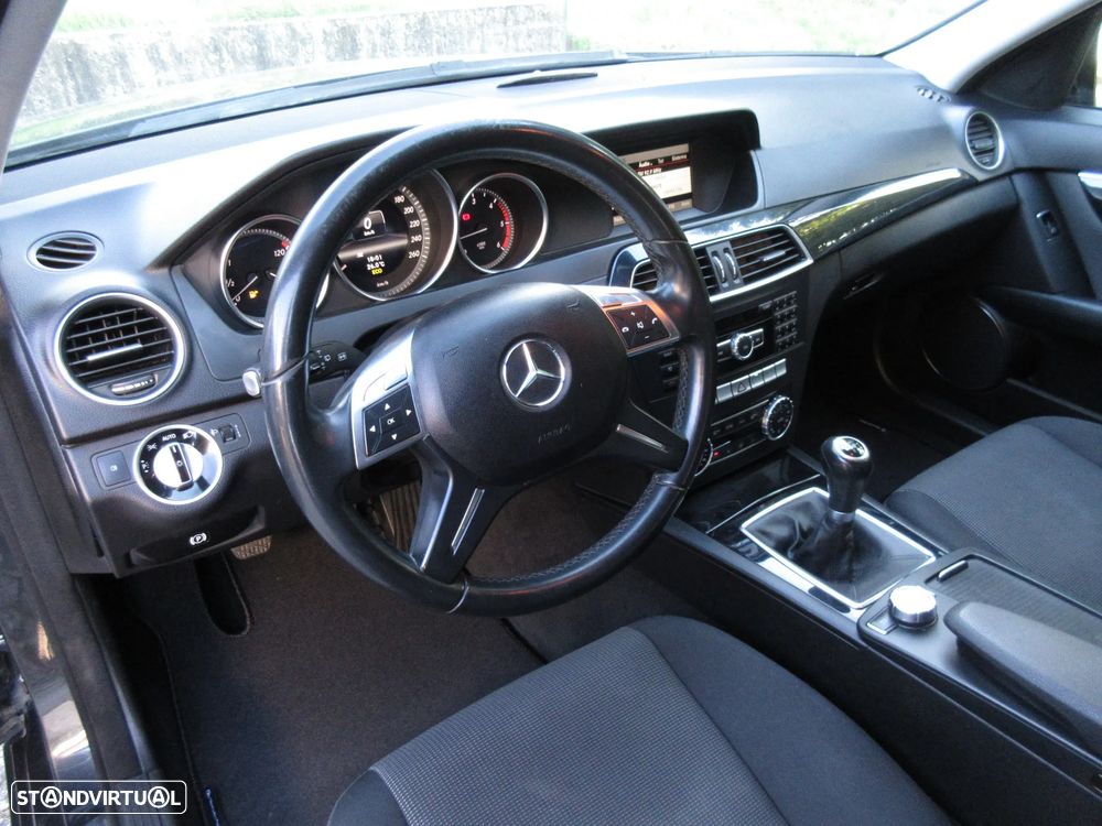 Mercedes-Benz C 180 - 23