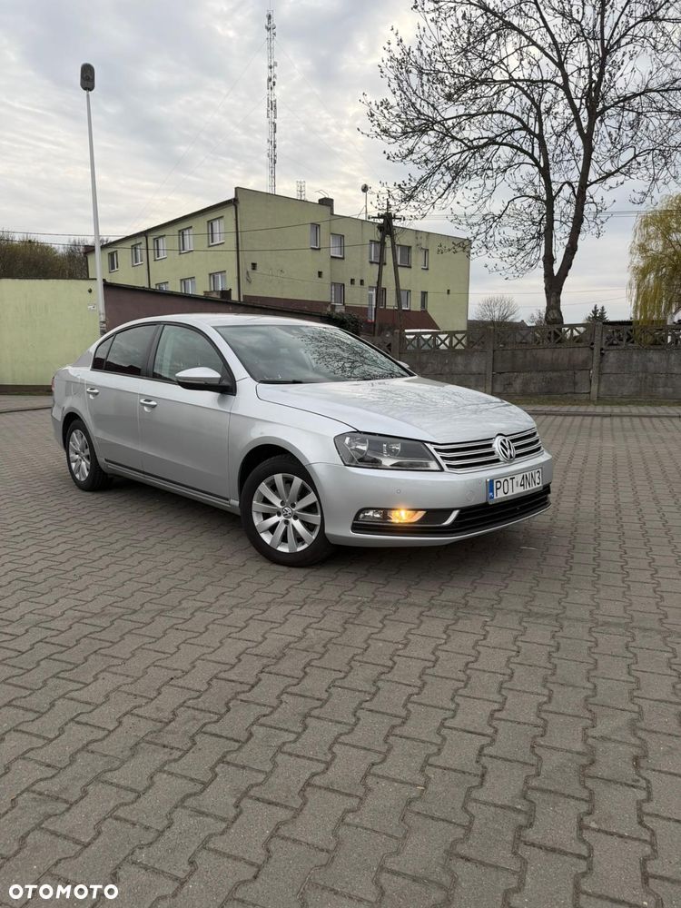 Volkswagen Passat 1.6 TDI Comfortline - 1