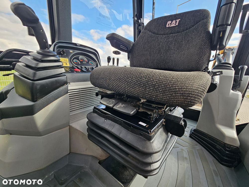 Caterpillar 432E - 18
