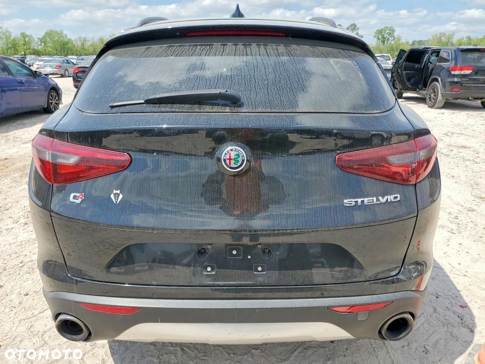 Alfa Romeo Stelvio 2.0 Turbo 16V AT8-Q4 Ti - 6