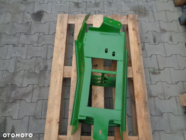 Schodki lewe John Deere 6250R - 2