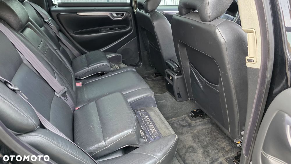 Volvo V70 2.5T Black Edition - 17